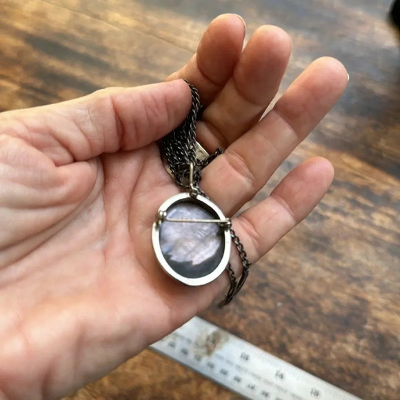 Sterling silver and carved abalone shell Virgin Mary necklace or brooch pin - Picture 7 of 8